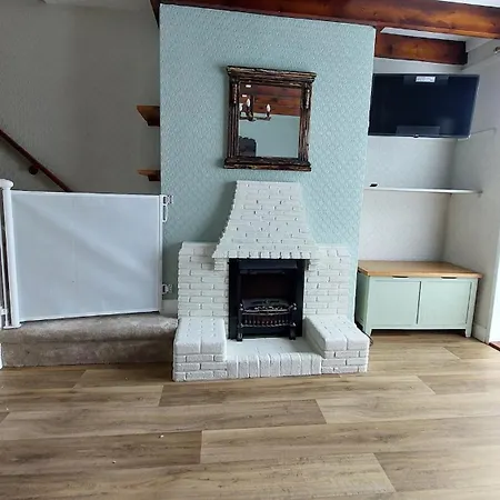 Dog Friendly Cute In N Yorks Village 10 Miles Nth Of York Sheriff Hutton