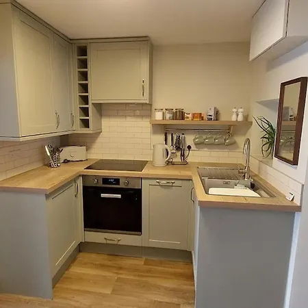 Dog Friendly Cute In N Yorks Village 10 Miles Nth Of York
